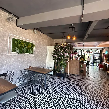 Black Art Hotel 5*