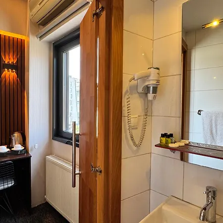 Black Art Hotel 5*