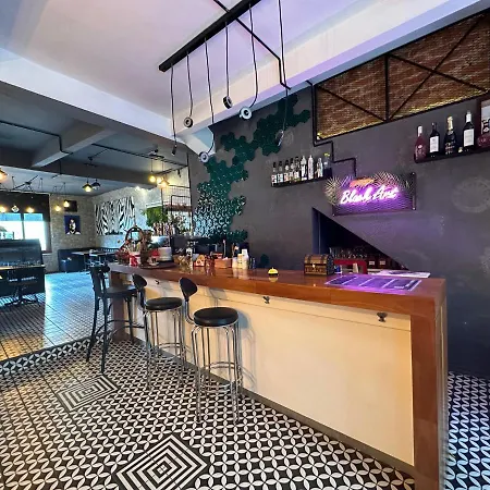 Black Art Hotel